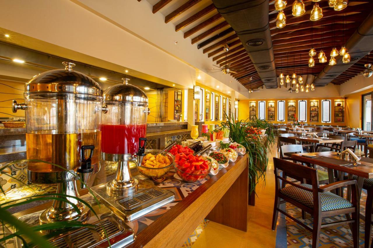 Marquis Beach Resort Candolim Exterior foto